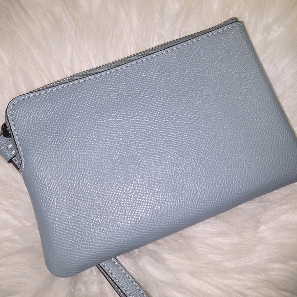 Euc coach blue leather wristlet bag - Picture 3 of 4